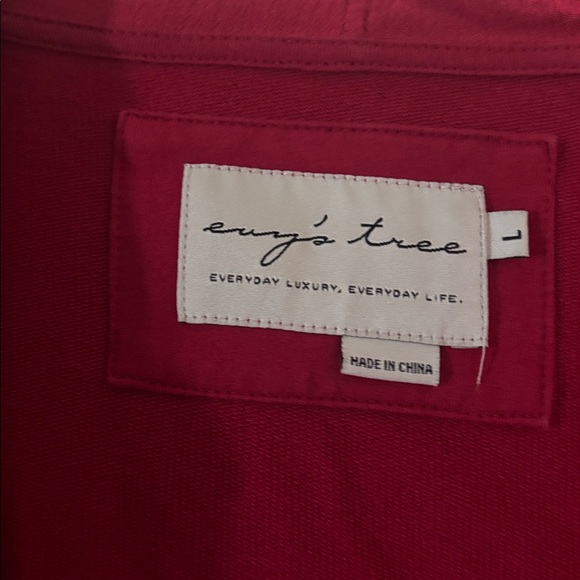 Red Hooded Jacket-PERFECT FOR VALENTINE’S DAY! - Picture 3 of 4